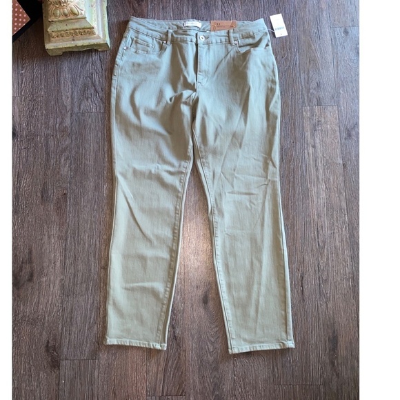 Cold water creek light olive green size 14 slim leg pants new - Picture 1 of 8